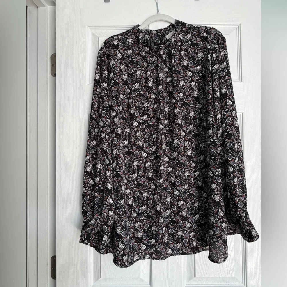 LOFT Black Floral Print Blouse - Picture 1 of 3